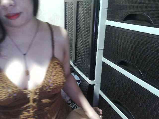 Cassiee webcam