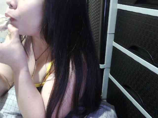 Cassiee webcam