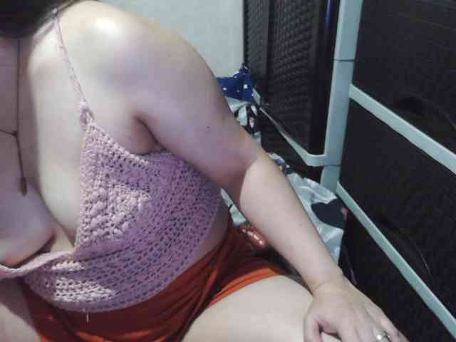 Cassiee webcam