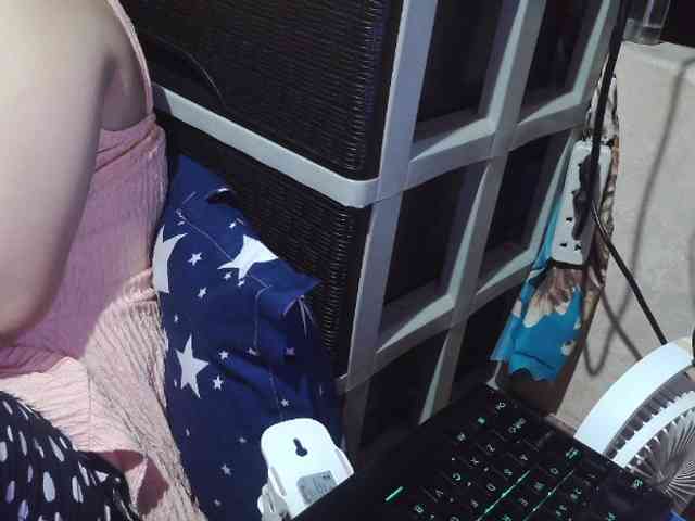 Cassiee webcam