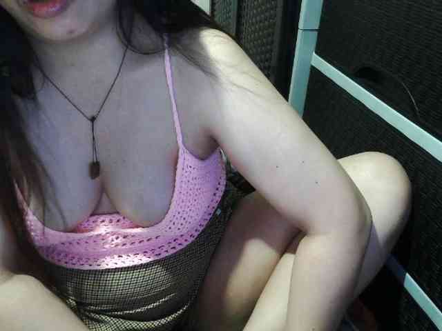 Cassiee webcam