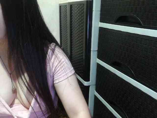 Cassiee webcam