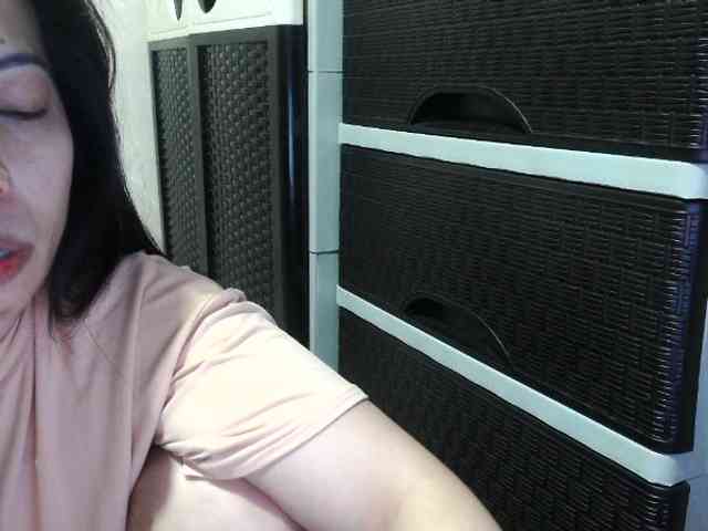 Cassiee webcam