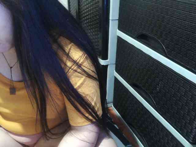 Cassiee webcam