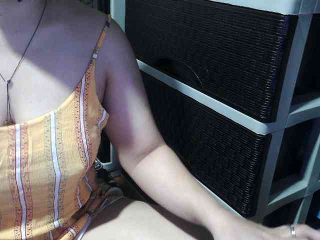 Cassiee webcam