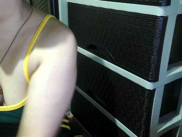 Cassiee webcam