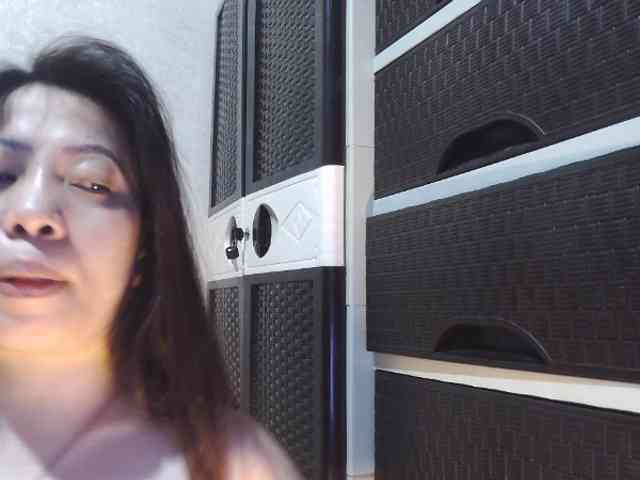 Cassiee webcam