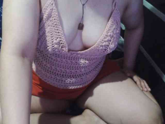 Cassiee webcam