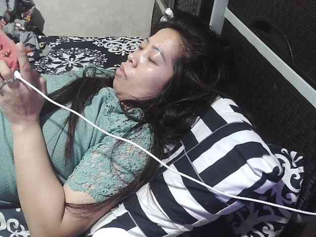 Cassiee webcam