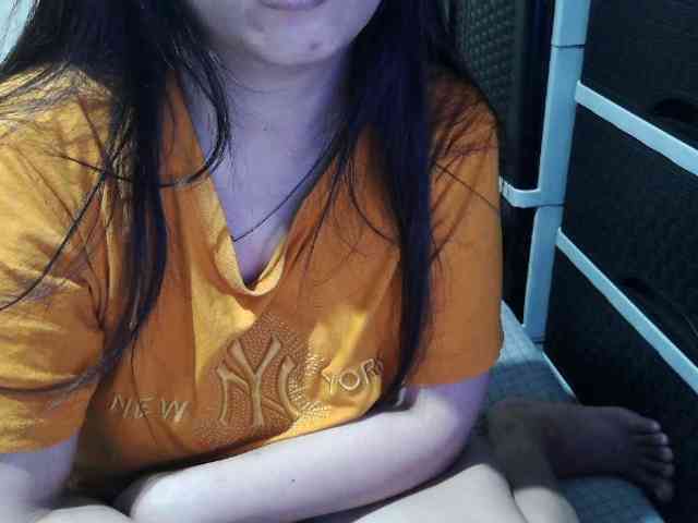 Cassiee webcam