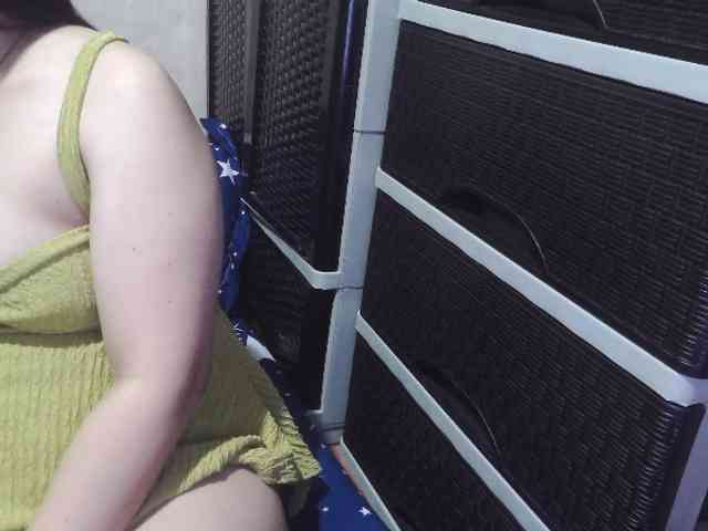 Cassiee webcam