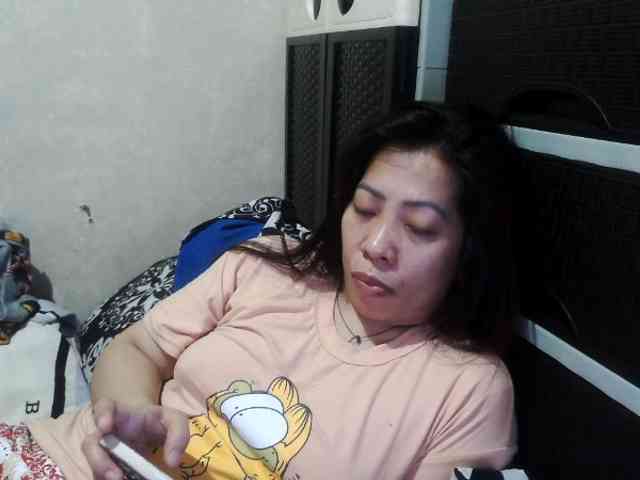 Cassiee webcam