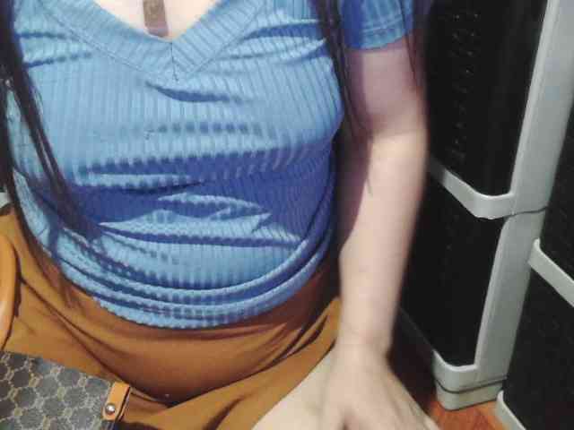 Cassiee webcam