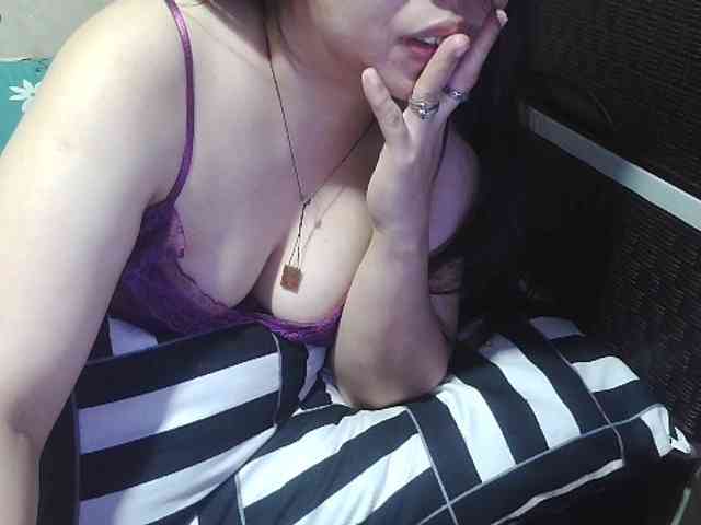 Kazzandra webcam