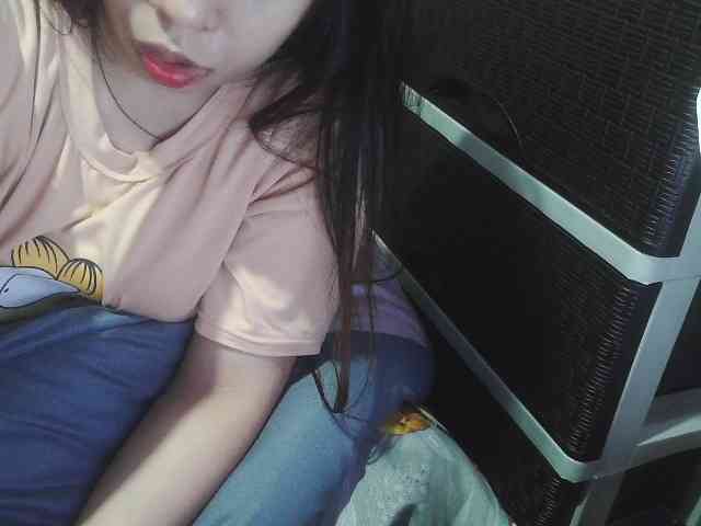 Cassiee webcam