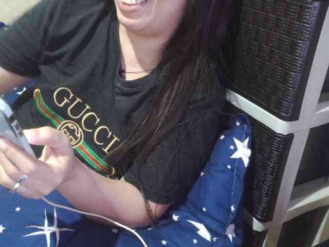 Cassiee webcam