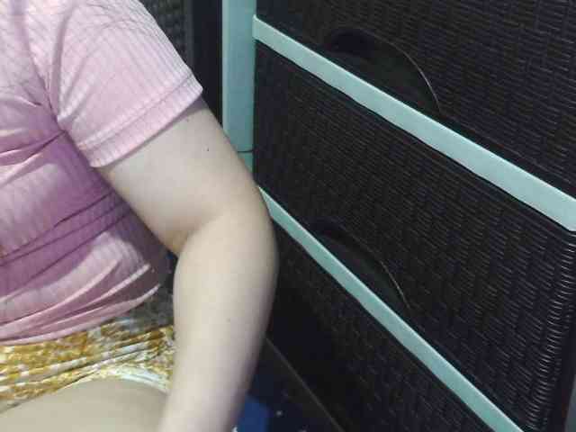 Cassiee webcam