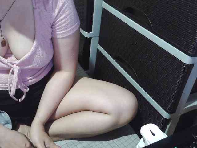 Cassiee webcam