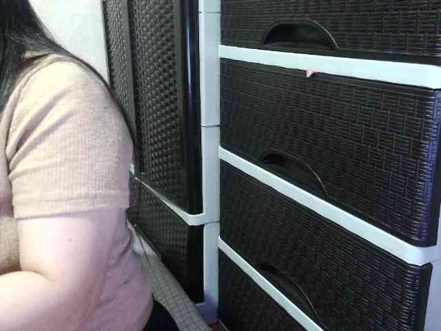 Cassiee webcam
