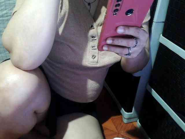 Cassiee webcam