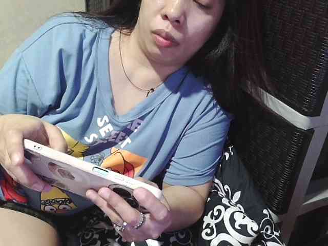 Cassiee webcam