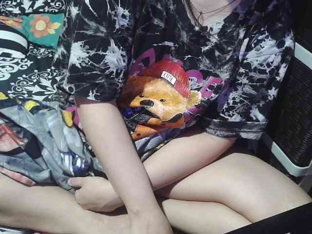 Kazzandra webcam