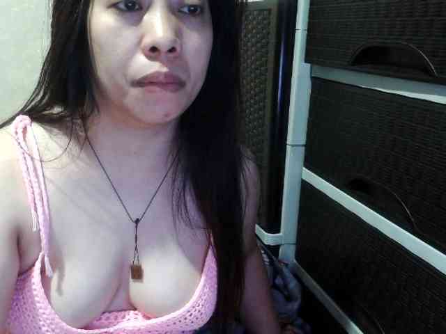 Cassiee webcam