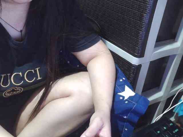 Cassiee webcam