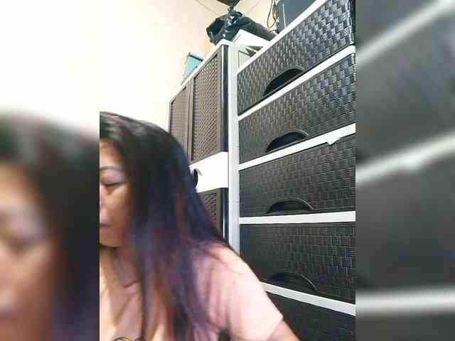 Cassiee webcam