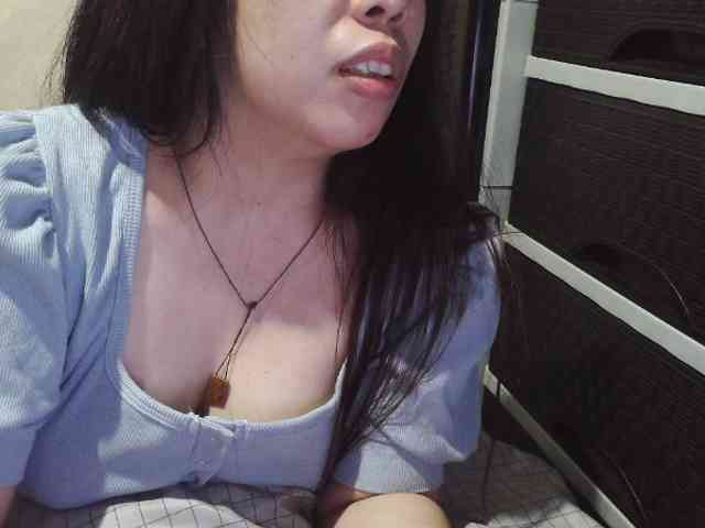 Cassiee webcam