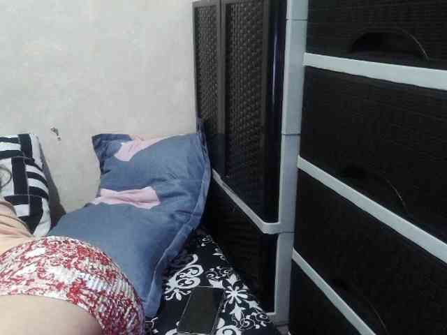 Cassiee webcam