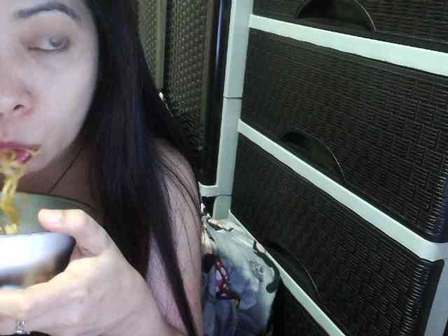 Cassiee webcam