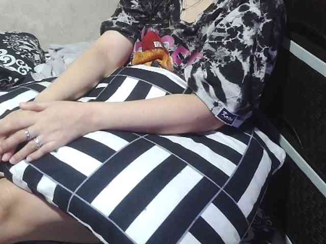 Kazzandra webcam