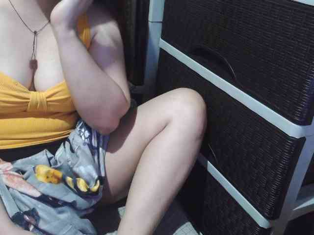 Cassiee webcam
