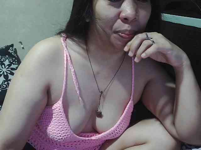 Cassiee webcam