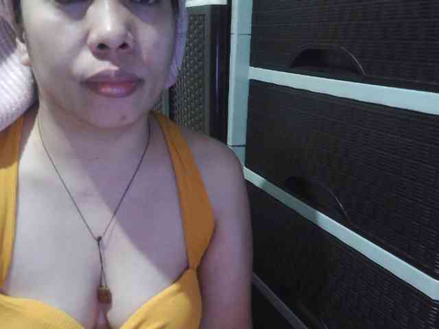 Cassiee webcam