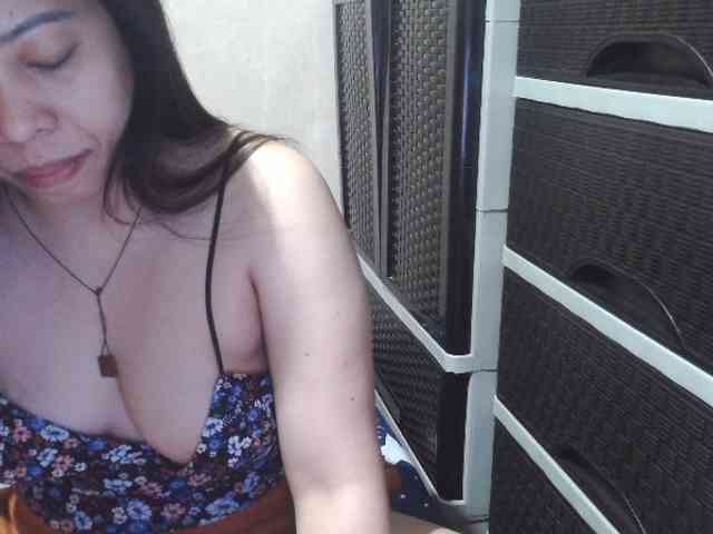 Cassiee webcam