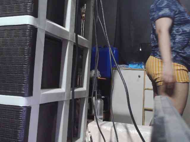Cassiee webcam