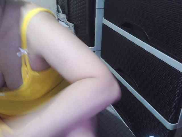 Cassiee webcam