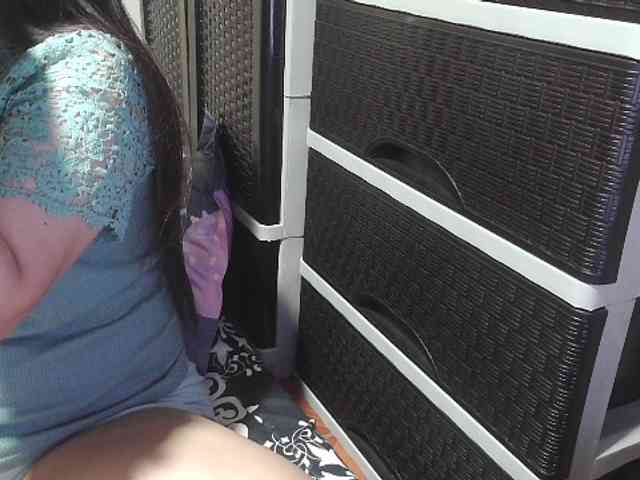 Cassiee webcam