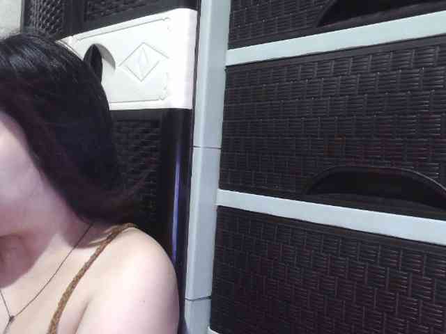 Cassiee webcam