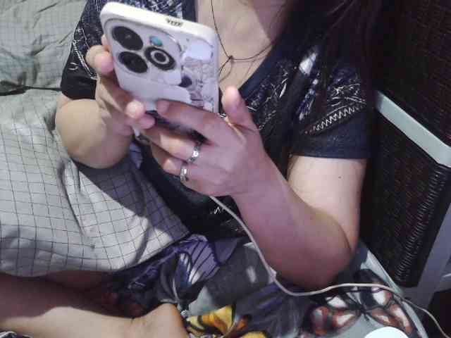 Cassiee webcam