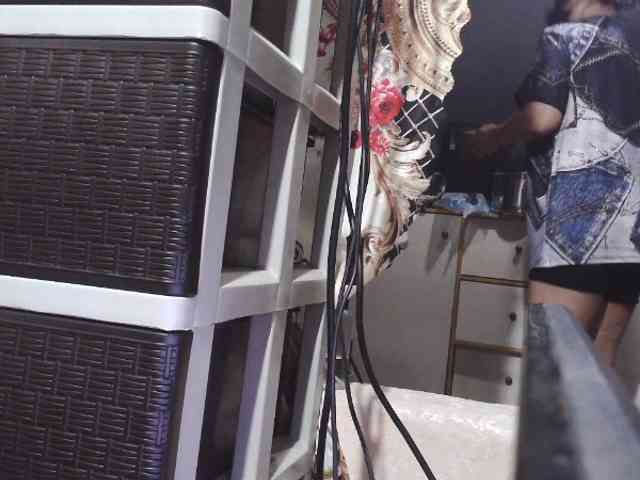 Cassiee webcam