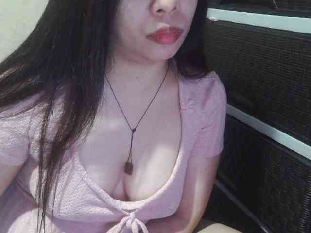 Model: Cassiee