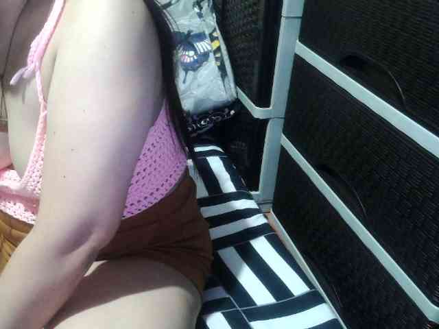 Cassiee webcam
