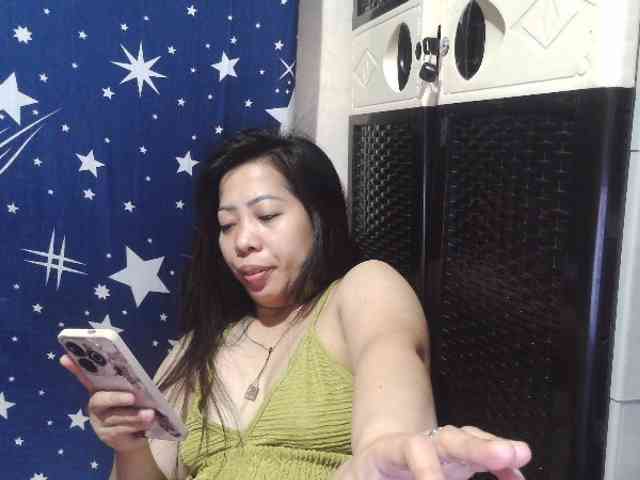 Cassiee webcam