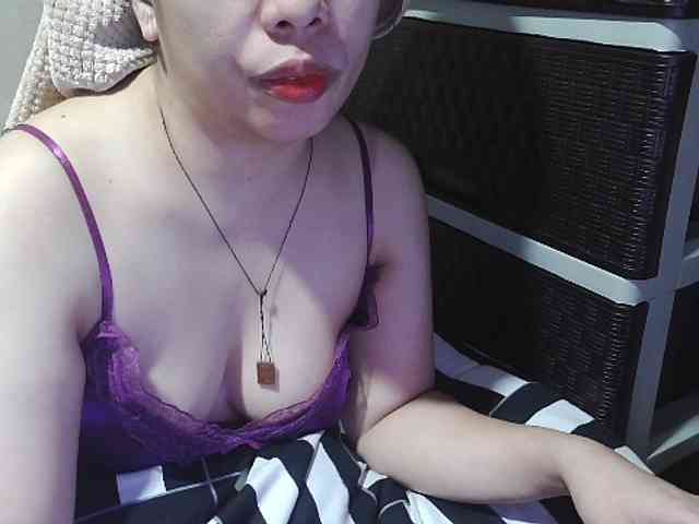 Kazzandra webcam
