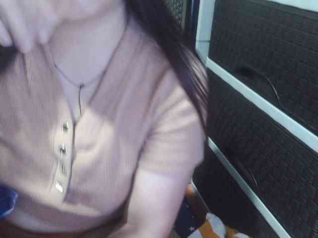 Cassiee webcam