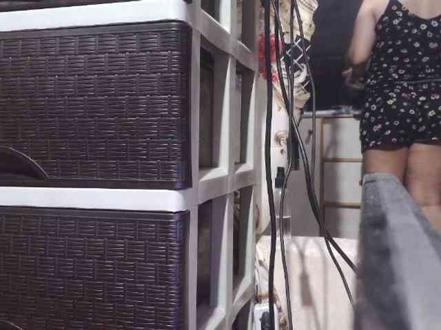 Cassiee webcam