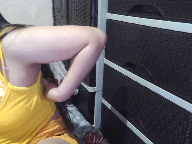 Cassiee webcam